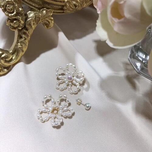 Qimooi Stud Earrings