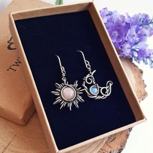 Retro Sun Moon Earrings Moonlight Stone Asymmetric Sun Moon Dangle Earrings for Women Fashion Jewelry Bohemia Jewelry