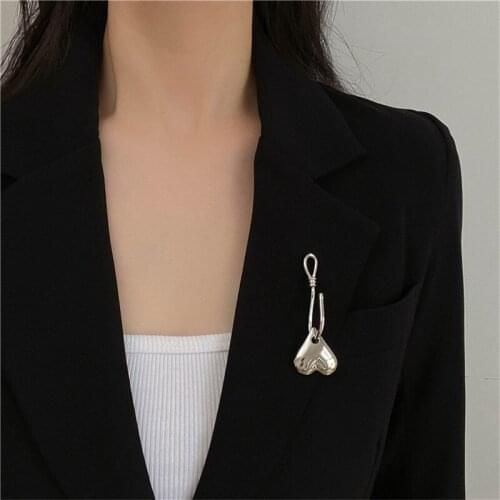 YANGLIUJIA Metal Heart-shaped Pendant Brooch Personality Fashion Suits Clothing Accessories Couples Jewelry Gift