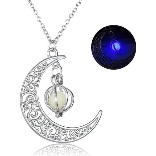 1pc Ladies Necklace Halloween Necklace Fashionable Night Luminous Moon Pendant Necklace Charm Necklace For Christmas