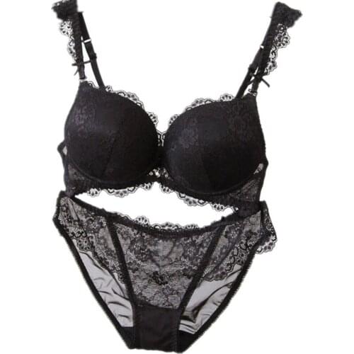 The new sexy red lace bra gathers the temptation to upper and lower thick breast adjustment bra set underwear women