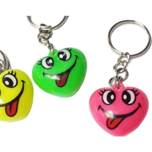 6pcs Smile Pendant With Key Chain E755 E1725KC Kids School Gift Novelty Birthday Party Favors Favours Pinata Bag Filler Loot Gag