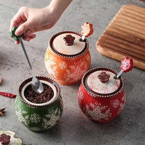 Kitchen light luxury hand-painted ceramic seasoning pot set spoon cover integrated sealing seasoning combination jar salt shaker