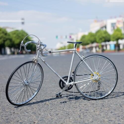Diecast 1:6 Alloy NosTalgic Bicycle Model Soldier Props Free Assembling Bicycle Toys Childrens Gifts Collectibles Souvenirs