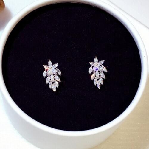 Cute Tiny Exquisite Leaves Crystal Earring Transparent Bling Zircon Stud Earring Feminia Anti-allergy Jewelry Accessories