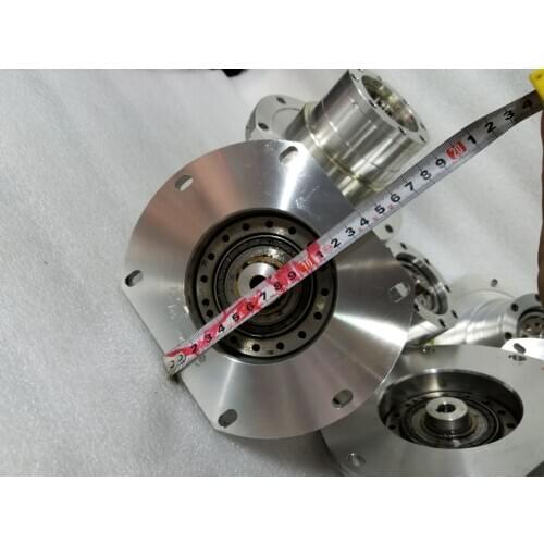 Reducer CSG-25-100 input hole 11mm , used in good condition . 80% appearance new , good working , free shipping