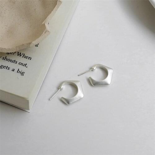 S925 pin matte geometric stud earrings C shaped earrings South Korean temperament web celebrity light luxury premium sense earri