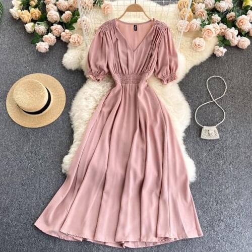 French Vestidos Female 2021 New Summer Temperament V-neck Puff Sleeve Pleated Slim Midi Dress GL228