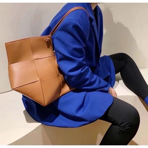 2021 New Trendy Brand Design Genuine Cowhide Woven Soft Leather Large Capacity Shopping Purse Lady Handbag Women Shoulder Bags