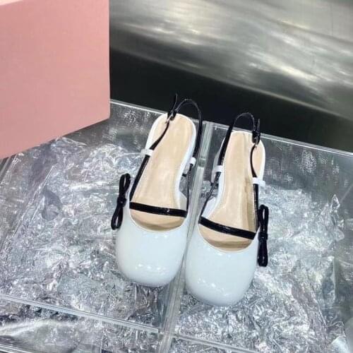 Butterfly Decor Patent Leather Pumps Women Round Toe Baclk Strap Square Heels Lolita Style Sweet Luxury Brand New Design Shoes