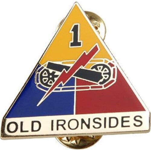 US ARMY 1ST ARMORED DIVISION OLD IRONSIDES METAL BADGE PIN COCKADE