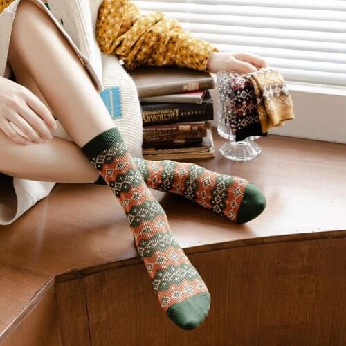 Women Socks 2021 New Fashion Autumn Women Crew Socks Japanese Style Retro Cotton Happy Socks Middle Tube High Quality Носки