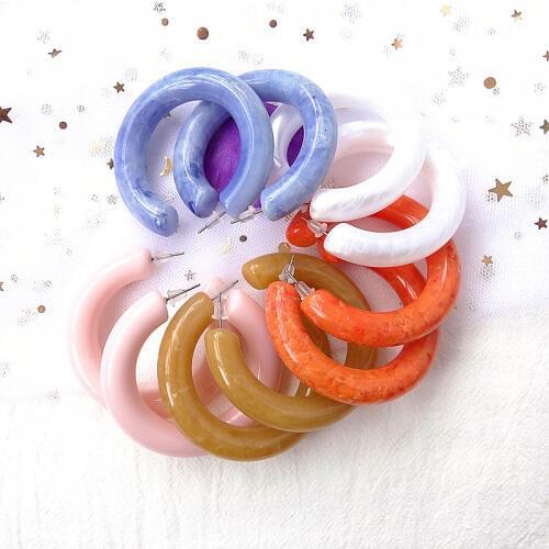 UJBOX Japanese Korean Exaggerated Acrylic Hoop Earrings Multicolor Geometric Circle Hoop Earrings Factory Wholesale E347
