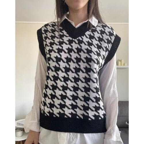 Bornsra Women 2021 New V-neck Pullover Short Vest Striped Sweater Womens Outer Wear High Street Sleeveless Sweater Women