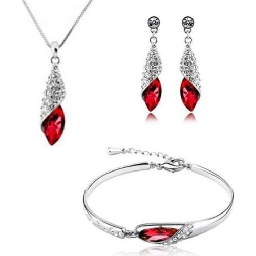 Luxury Jewelry Sets suit tailor-made Popular Horse eye crystal pendant earrings bracelet three-piece jewelry set