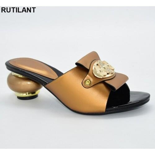 Designer Shoes Women Luxury 2021 Elegant Crystal Shoe Women Shoes Ladies Footwear Comfortable Fashion Sexy Wedding Shoes Female