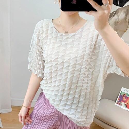 Miyake pleated diamond woman tops 2021 summer new style light luxury short-sleeved loose niche design pure T-shirts basic Tees