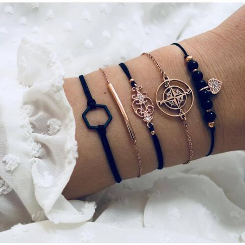 5Pcs/set Personality Black Chain Multi-layer Bracelet Set for Women Hollow Compass Hexagon Heart Pendant Bracelet Set New Gift
