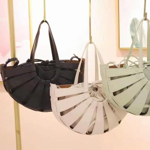 Black and Biege Basket Stylish Handbags for Women Summer Beach Bags Female Trend New Designer Shoulder Bags Big Tote Lady Purse