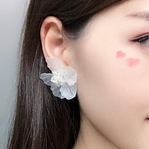 New Fashionable Seaside Resort Style Exaggerated Crystals Large Flowers White Camellia Flower Stud Earrings For Women