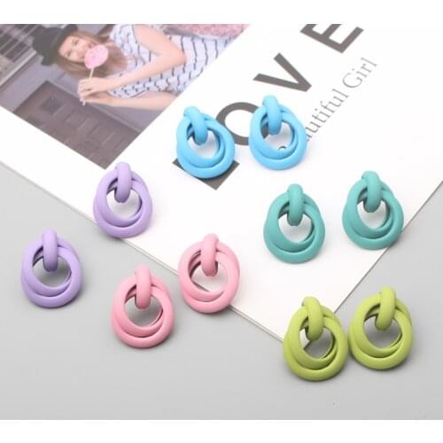 New 7Colors Stud Earrings Women Pink Spray Painted Metal Twisted Statement Earring Punk Simple Beautiful Jewelry Wholesale Gift