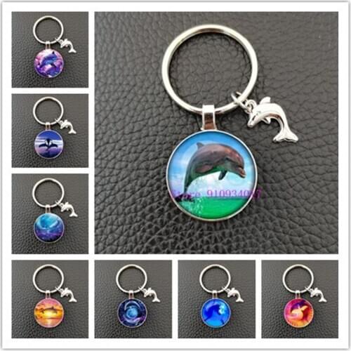 New Dolphin Jumping Moon Round Glass Keychain Handmade Creative Pendant Keychain Fashion Classic Keychain Pendant Holiday Gift