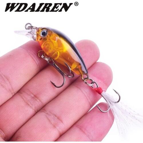 1Pcs 4.5cm 3.5g Crank Fishing Lure Floating Artificial Hard Bait Feather Hooks Minnows Fishing Lures Carp Fishing Bait Tackle