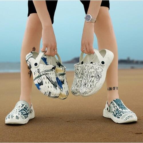 New 2021 Summer Mens Sandals EVA Beach Clogs Wading Slippers Soft Outdoor Casual Slippers Slip-On Garden Walking Sandals