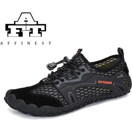 Summer Casual Sandals Shoes Fashion Men Outdoor Water Breathable Beach Shoes Slip-on Mesh Sneakers Barefoot Shoes De Hombre