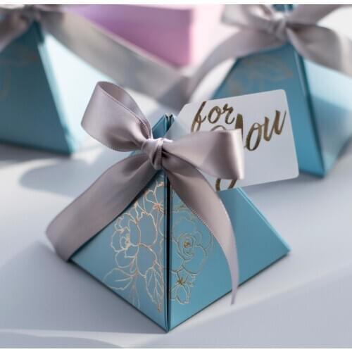 20pcs New Triangular Pyramid Candy Gift Box Wedding Favors and Gifts Boxes Chocolate Box Giveaways Boxes Party Supplies