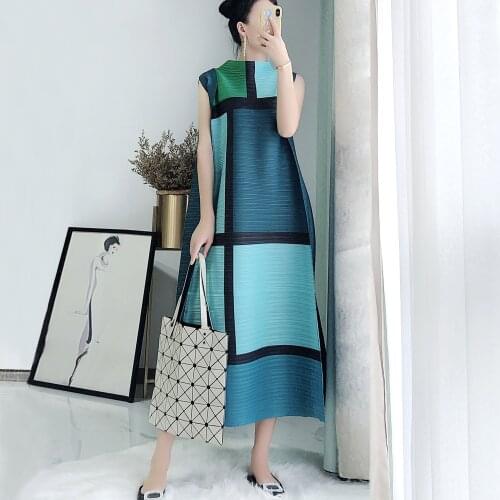 天裴褶皱 Colored Summer Dresses