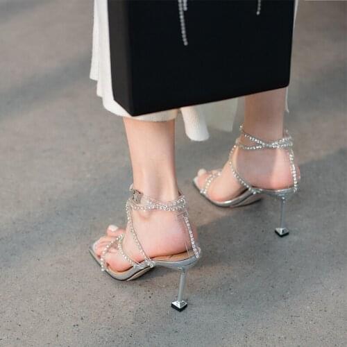 Ladies High Heels Sandals Blingbling Crystal Narrow Straps Summer Rhinestone Ankle Flip Flops Opened Toe 2021 Silver Gold