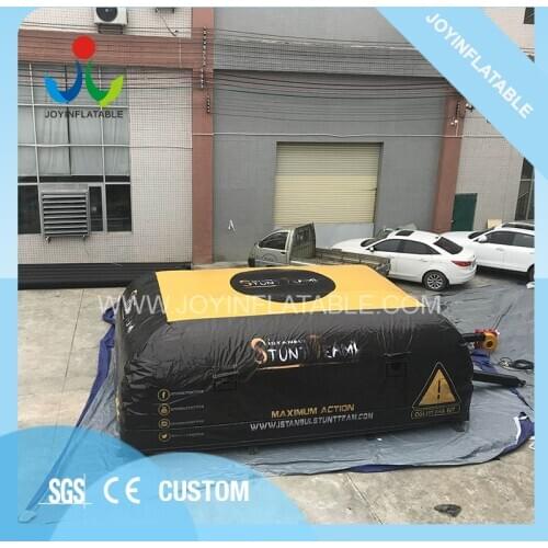 Inflatable Freestyle Airbag with Fireproof,Outdoor Trampoline Inflatable Jumping Pillow For Danger Sport
