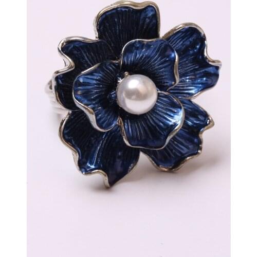 10PCS/camellia pearl napkin ring table top decoration for family gathering hotel wedding western food etiquette decoration