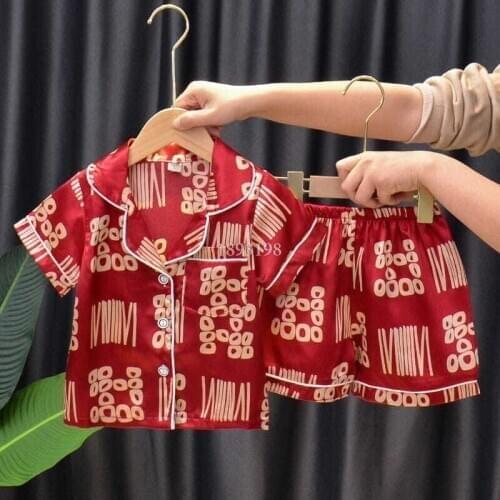 Childrens Pajamas Ice Silk Clothing Set Boys Girls Home Thin Short-sleeved Tops + Shorts 2pcs Outfits Kids Printed Sleepwear