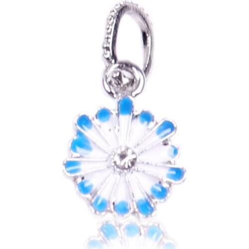 1 Pcs/Lot Alloy Blue Daisy Pendant Dripping Oil Craft Beautiful Flowers for A Variety of Jewelry Technology Diy