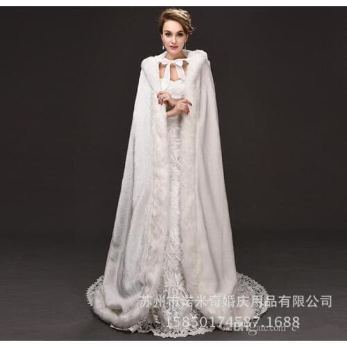 Romantic 2020 Hooded Bridal Cape Long Wedding Cloaks Faux Fur For Winter Wedding Bridal Wraps Bridal Cloak Plus Size Christmas