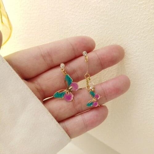 Fashion Beautiful Butterfly Eardrop Temperament Hollow-Out Asymmetric Stud Earrings To Women