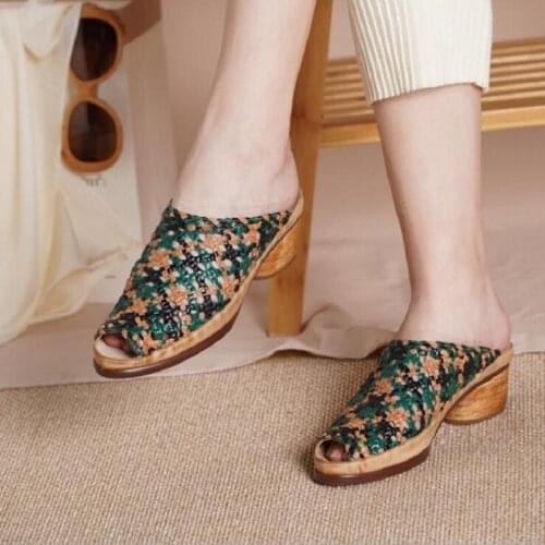 Summer New Retro Thick Heels Peep Toe Cut Out Handmade Woven Totem Mixed Colors Genuine Leather Women Fashion Slippers 20210402