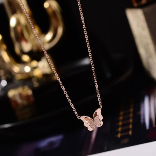 YUN RUO 2018 Rose Gold Color Chic Fashion 3D Butterfly Pendant Necklace Titanium Steel Jewelry Woman Gift Not Fade Wholesale