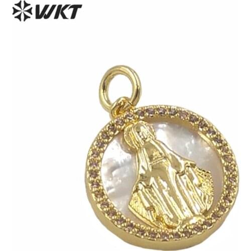 WT-MP155 New Hot sales white MOP Shell pendants small size round coin religous jesus christ charms pendant in gold electroplated