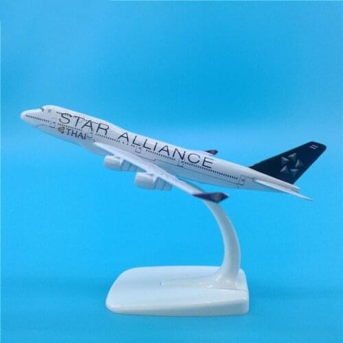 16CM Diecast 1:400 Scale B747-400 Model Toys Star Alliance Airlines W Base Aircraft Plane Collection Display Decoration Show