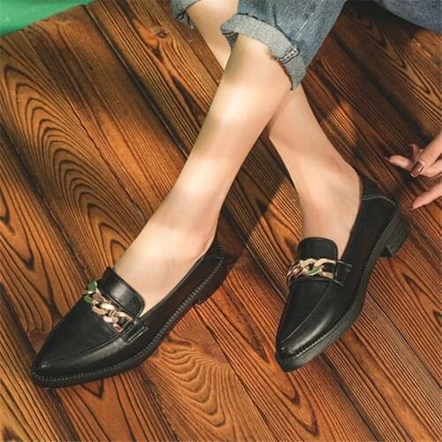 Designer Loafers Women Luxury 2021 Metal Chain Decoration Flats Shoes Ladies Slip On Leather Casual Shoes Creepers Moccasins New