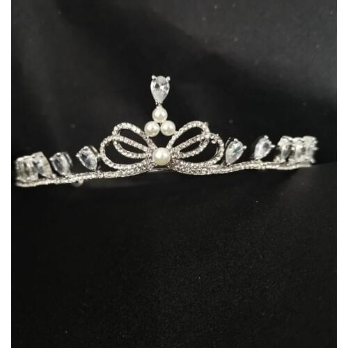 SLBRIDAL Alloy Crystal Rhinestone Pearls Cubic Zirconia Wedding Tiara Bridal Queen Princess Pageant Party CZ Crown Women Jewelry