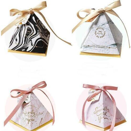 50pcs Creative Black / Pink Marble Style Triangular Pyramid Wedding Favors Candy Box Party Bomboniera Thanks Gift Chocolate Box