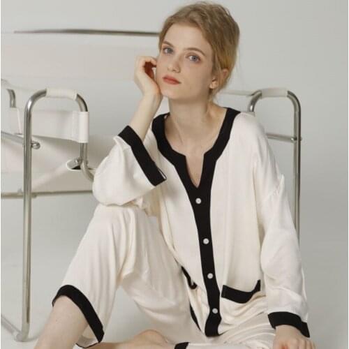 2021 Womens Satin V-Neck Cardigan Pajamas Color Matching Long Sleeve Trouser Suits Two Piece Set Spring / Autumn Sleepwear
