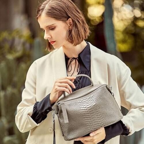 Quality Genuine Leather Alligator Handbags for Women New Arrival Crossbody Bag Fashion Shoulder Bag Pretty Messenger Women Bags