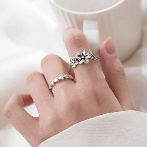 Modern Jewelry Heart Flower Ring Sweet Design Vintage Temperament Hot Selling Silvery Plating Women Rings For Girl Lady Gifts