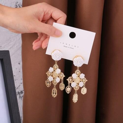 Exaggerated Baroque Reto Coins Clip Earrings Luxury Rhinestone White Rose Flower Clip on Earrings No Piercing for Women