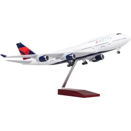 47cm Delta Airlines B747 747 Aircraft Model with Light and Wheel 1:150 Resin Airplane Air Plane Toy for Collection Gift Display